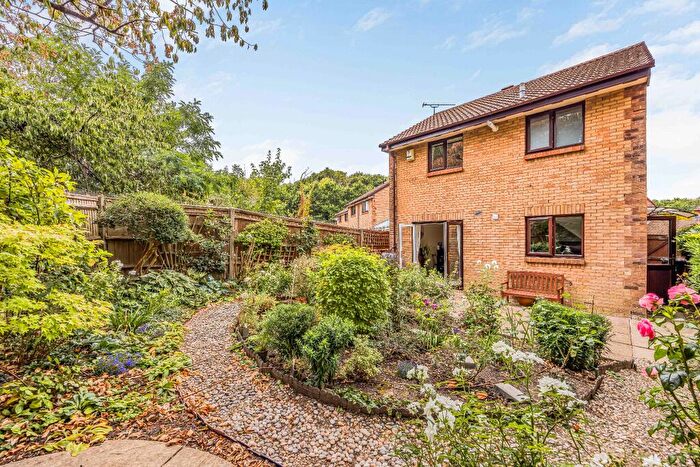 3 Bedroom Detached House For Sale In West End, Southampton, SO18