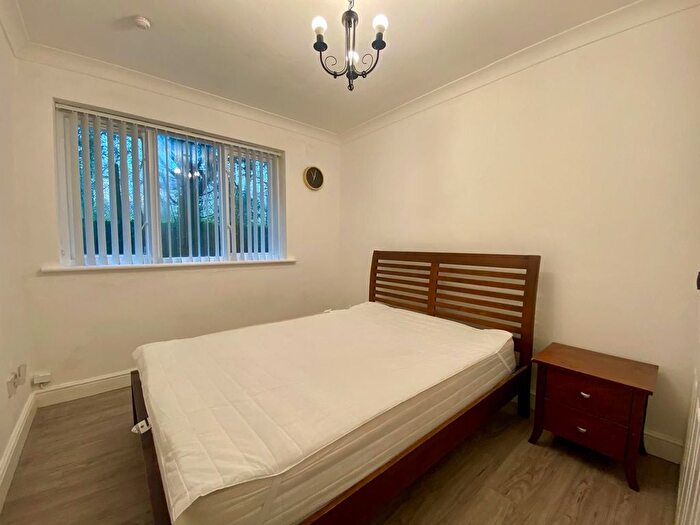 2 Bedroom Flat To Rent In Birchend Close, South Croydon, CR2