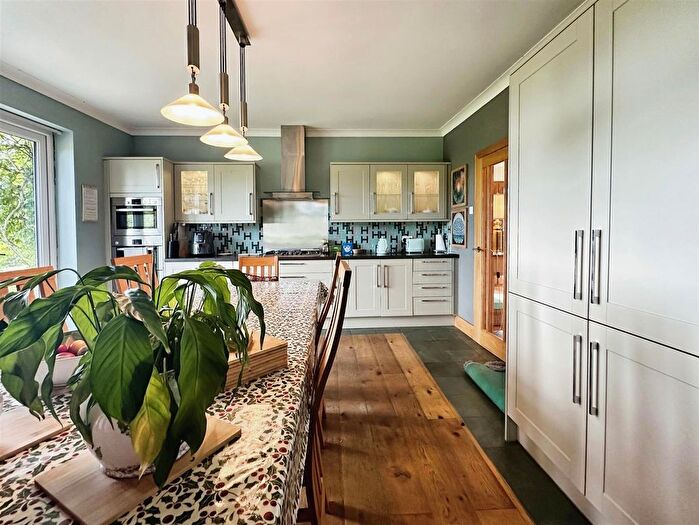 4 Bedroom Detached House For Sale In School Lane, Bradnop, Staffordshire, ST13