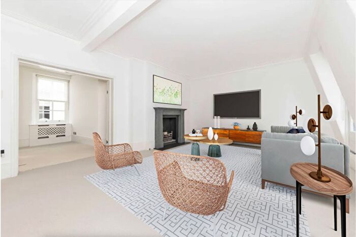 4 Bedroom Flat To Rent In Old Brompton Road, SW5