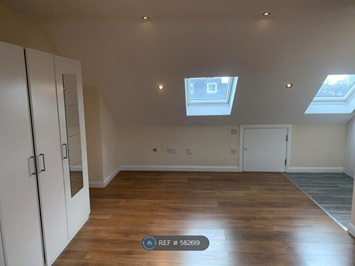 3 Bedroom Flat To Rent In Pinner, Pinner, HA5
