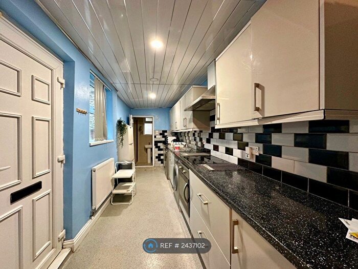 4 Bedroom Terraced House To Rent In Roebuck Road, Sheffield, S6