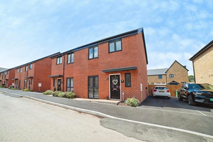 3 Bedroom Semi-Detached House For Sale In Foxglove Way, Mansfield, Nottinghamshire, NG20