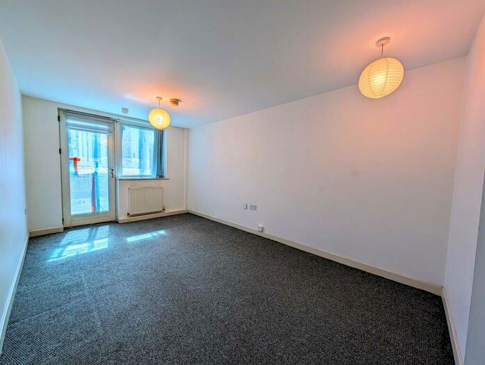 2 Bedroom Apartment To Rent In Royal Quay, Liverpool, L3