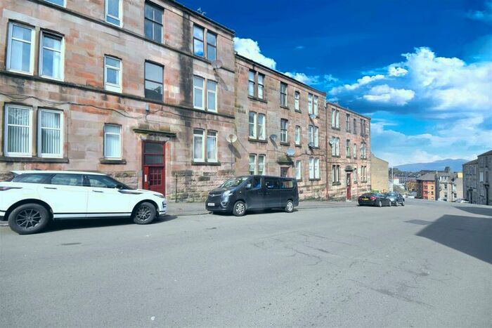 2 Bedroom Flat To Rent In Murdieston Street, Greenock, PA15
