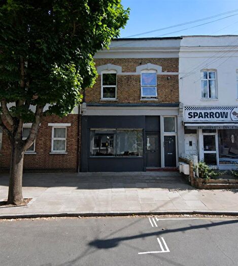 Studio To Rent In Acton Lane, London, W4