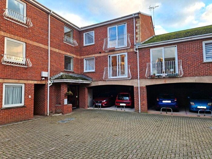 2 Bedroom Flat For Sale In Exeter Road, Exmouth, EX8