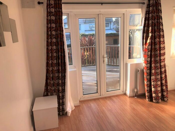 Studio To Rent In Langland Crescent, Stanmore, Middlesex, HA7