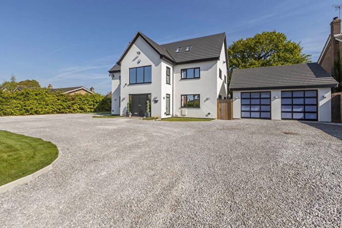 7 Bedroom Detached House For Sale In Garden Road, Blofield, NR13