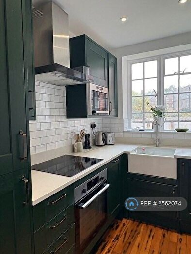 2 Bedroom Flat To Rent In Belmont Grove, London, SE13