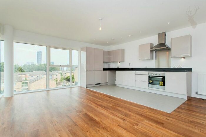 2 Bedroom Flat To Rent In William Guy Gardens, Bow, E3