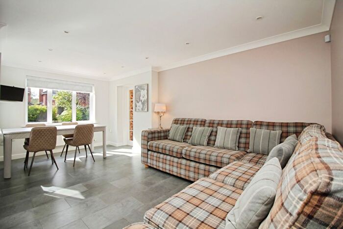 5 Bedroom Detached House For Sale In Dwyer Close, Syston, LE7