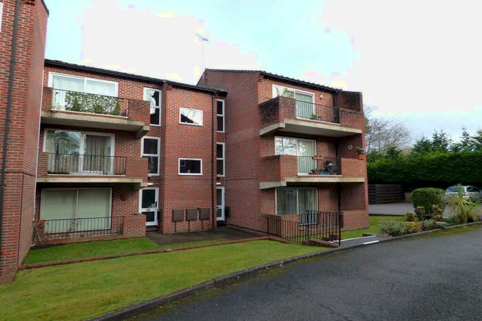 2 Bedroom Apartment To Rent In Nugee Court, Dukes Ride, Crowthorne, RG45