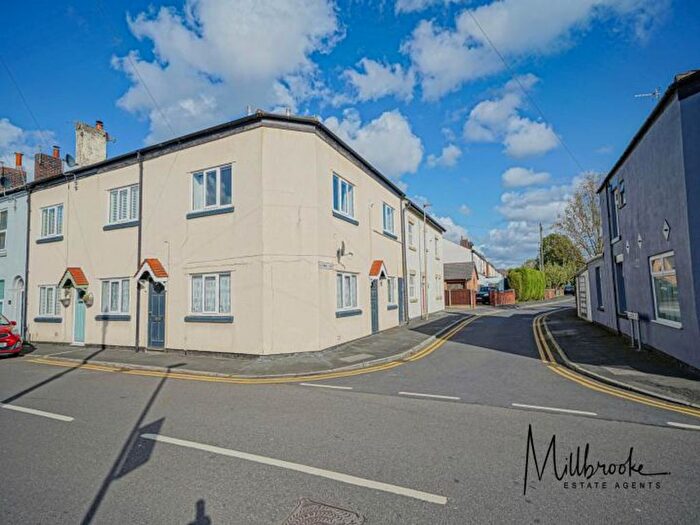 2 Bedroom Flat To Rent In Higher Green Lane, Tyldesley, M29