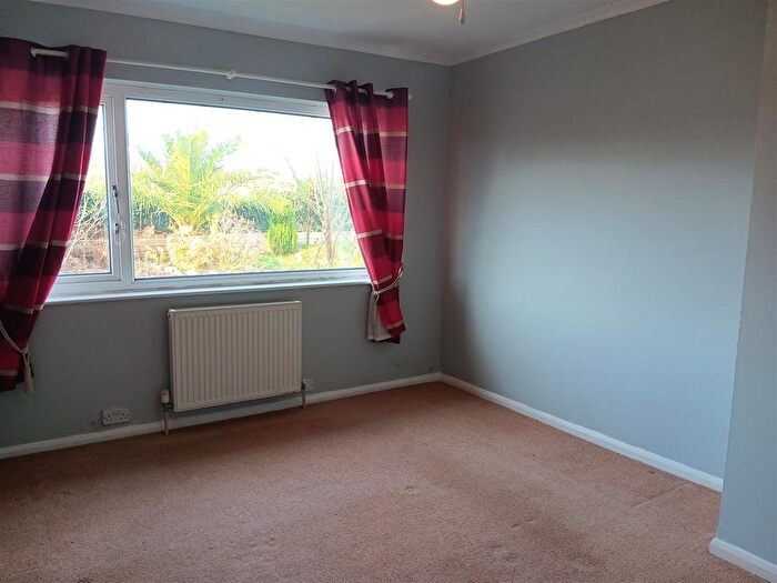 2 Bedroom Semi-Detached Bungalow For Sale In North Boundary Road, Brixham, TQ5