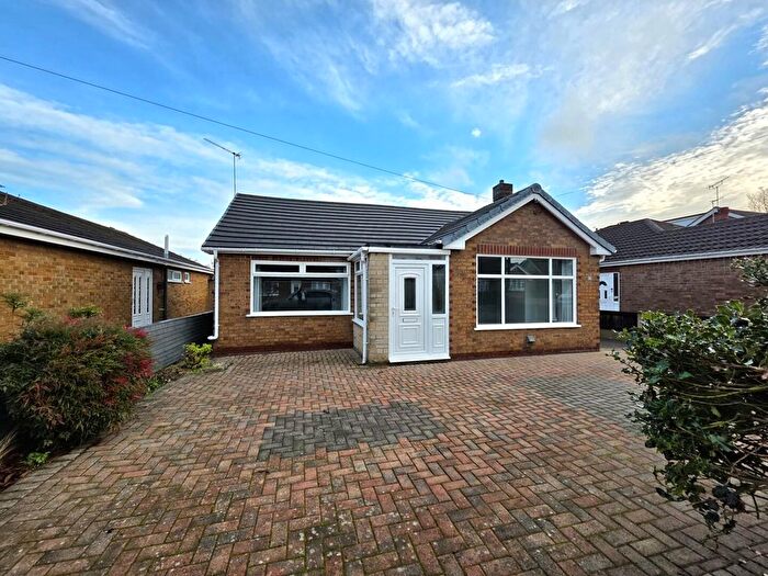 2 Bedroom Detached Bungalow For Sale In Ivanhoe Way, Doncaster, DN5