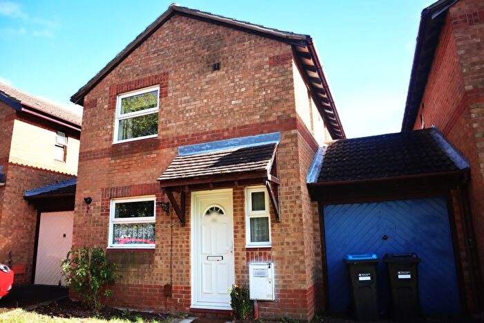 3 Bedroom Link Detached House To Rent In Oldbrook Boulevard, Oldbrook, Milton Keynes, MK6