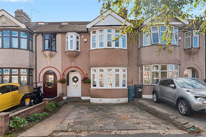 3 Bedroom Terraced House For Sale In Havering Gardens, Chadwell Heath, RM6