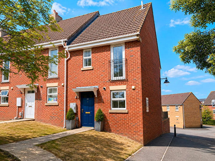 3 Bedroom End Of Terrace House To Rent In Casson Drive, Stoke Park, BS16