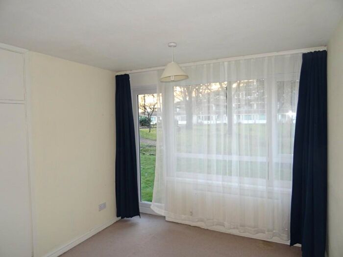 2 Bedroom Flat For Sale In Fair Acres, Bromley, BR2