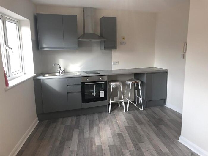 Studio To Rent In Brent Street, Hendon, London, NW4