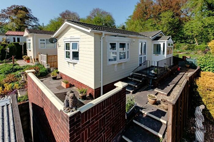 2 Bedroom Park Home For Sale In Oak Way, Caerwnon Park, Builth Wells, LD2