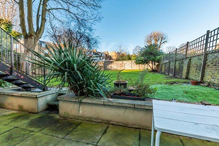 Flat To Rent In Camden Road, Camden, N7