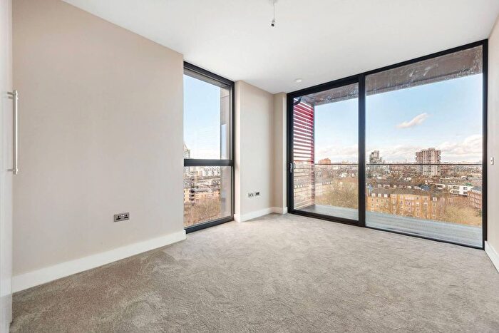 2 Bedroom Flat To Rent In Gwynne Road, Battersea, London, SW11