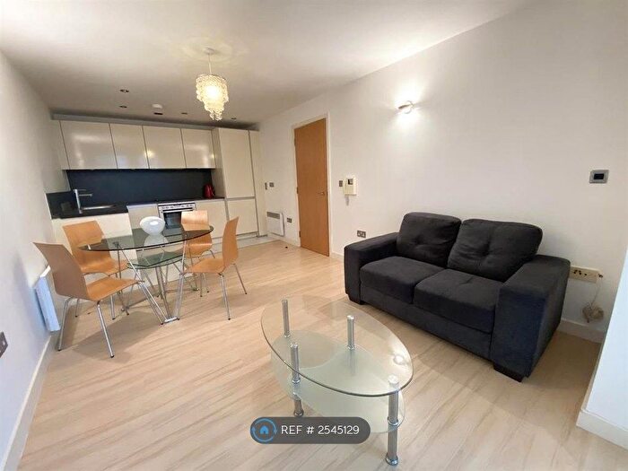 1 Bedroom Flat To Rent In Tempus Tower, Manchester, M3