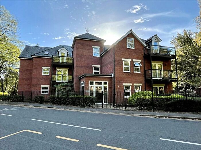 2 Bedroom Apartment For Sale In Branksome Wood Road, Bournemouth, Dorset, BH2