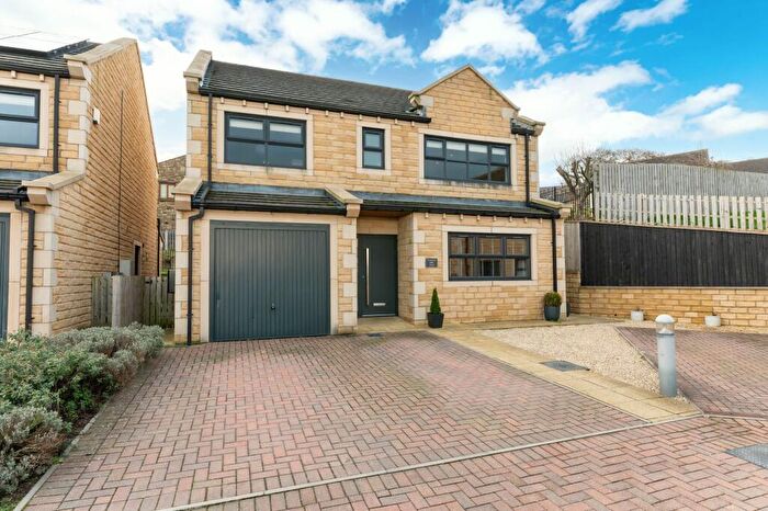 4 Bedroom Detached House For Sale In Cliffewood Rise, Clayton West, HD8