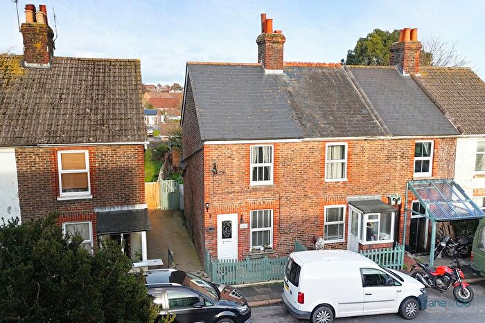 2 Bedroom Terraced House For Sale In Gordon Road, Hailsham, BN27