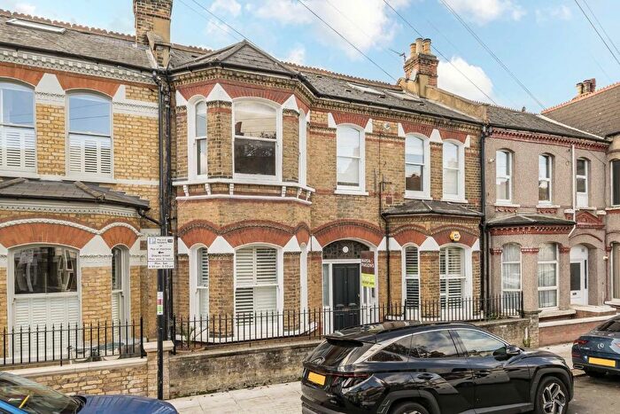 2 Bedroom Flat To Rent In Dafforne Road, Tooting, SW17
