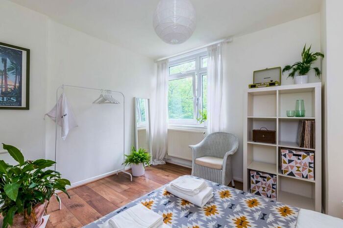 1 Bedroom Flat To Rent In Strathdon Drive, Earlsfield, London, SW17