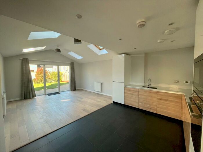 4 Bedroom House To Rent In Glebe Farm Drive, Trumpington, CB2