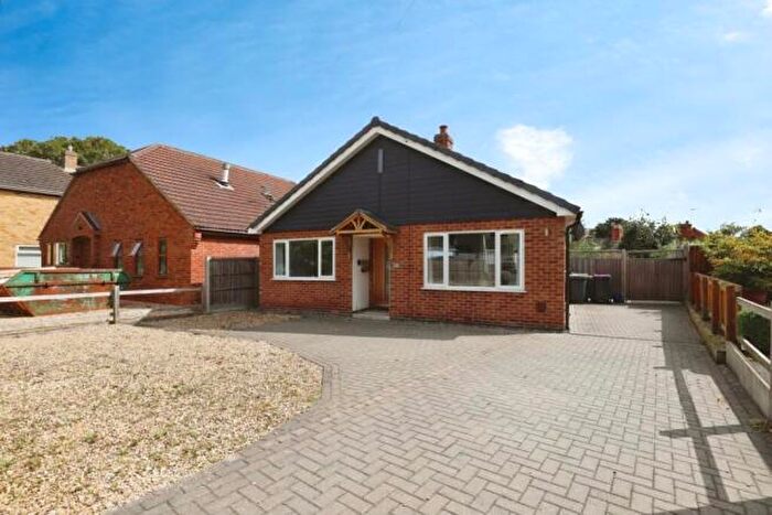 2 Bedroom Detached Bungalow For Sale In Lodge Way, Grantham, NG31
