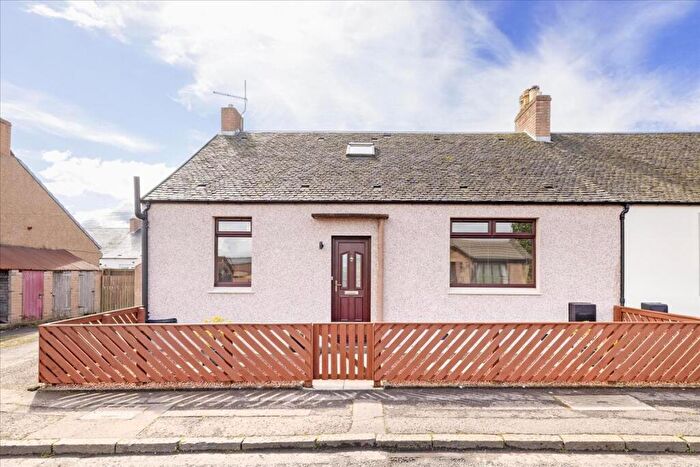 4 Bedroom End Of Terrace House For Sale In South Village, Pumpherston, EH53