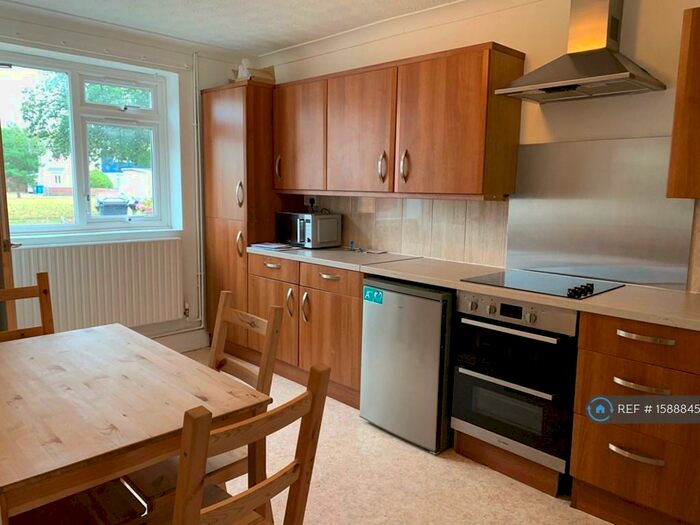 5 Bedroom Semi-Detached House To Rent In Scarnell Road, Norwich, NR5