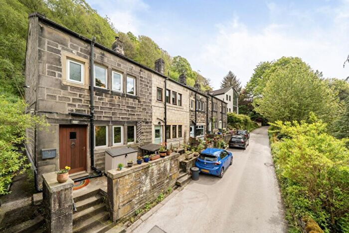 2 Bedroom Cottage For Sale In Hebden Grove, Hebden Bridge, West Yorkshire, HX7