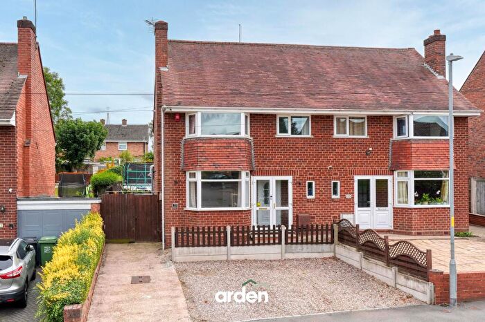 3 Bedroom Semi Detached House For Sale In Oakenshaw Road, Redditch, B98