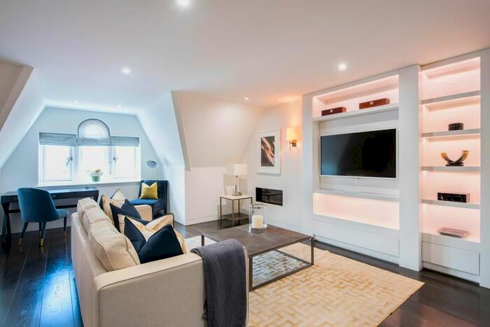2 Bedroom Flat To Rent In Duke Street, Mayfair, London, W1K