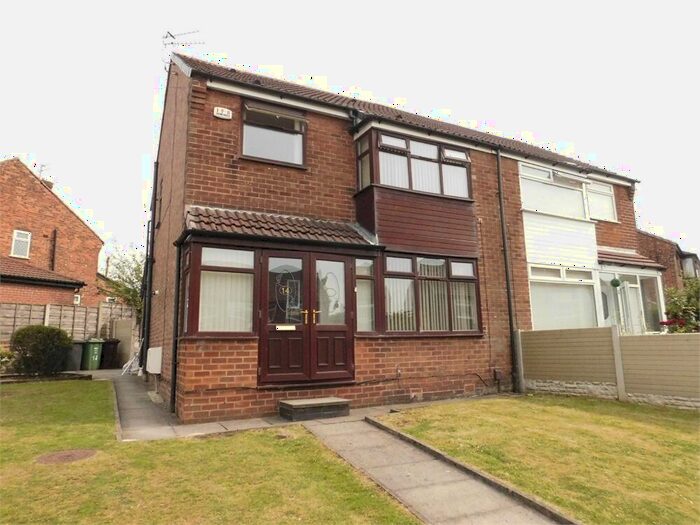 3 Bedroom Semi-Detached House To Rent In Southgate Road, Bury, BL9