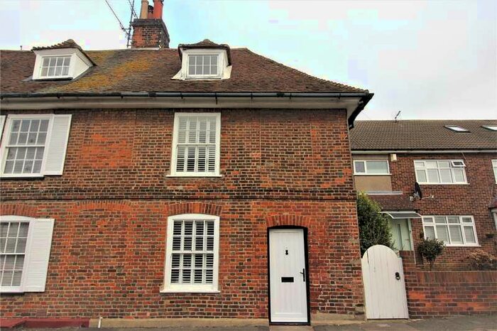 2 Bedroom End Of Terrace House To Rent In Vicarage Lane, Gravesend, DA12