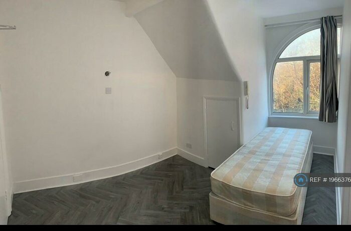 1 Bedroom Flat To Rent In Victoria Road, London, N18