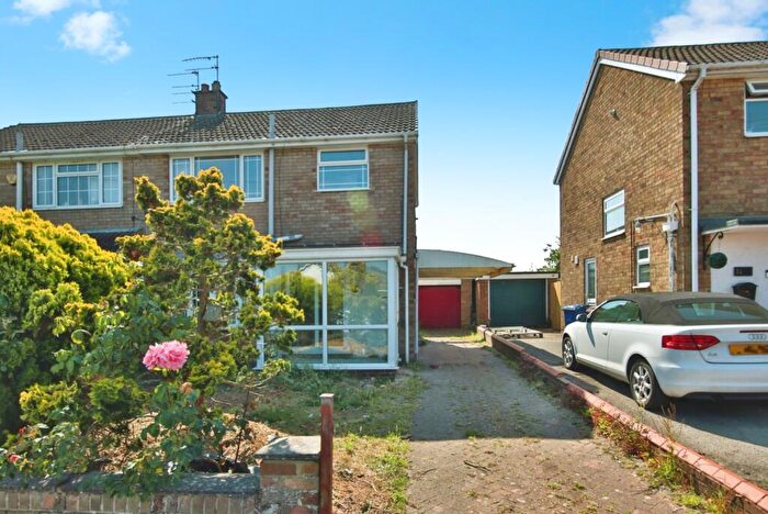 3 Bedroom Semi Detached House For Sale In Church Crescent, Wawne, Hull, HU7