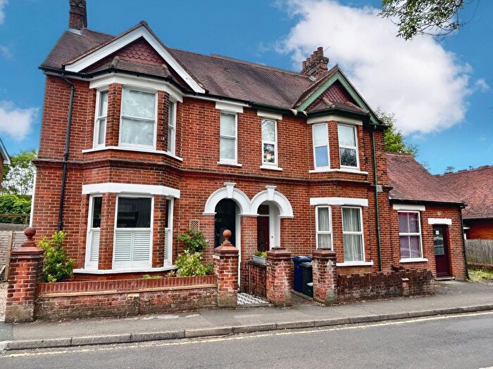 1 Bedroom Flat To Rent In The Fairfield, Farnham, GU9