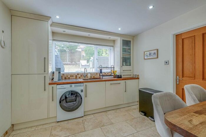 4 Bedroom Detached House For Sale In Burns Close, Redditch, B97