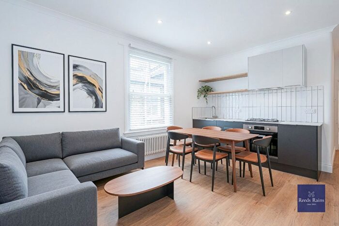 2 Bedroom Flat To Rent In Penwith Road, London, SW18