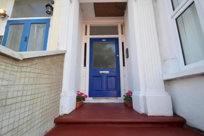 1 Bedroom Flat To Rent In York Road, Southend On Sea, Essex SS1