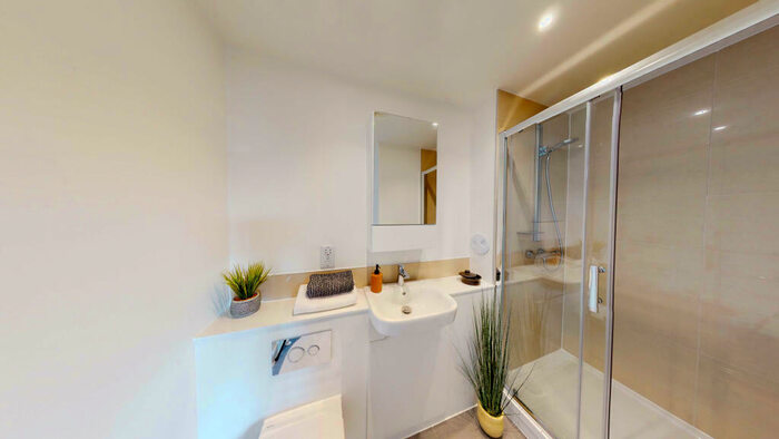 2 Bedroom Apartment To Rent In Minerva Square, Glasgow, G3